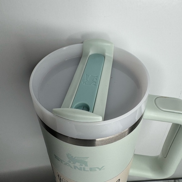 Stanley FlowState Quencher H2.0 Tumbler / 40oz / Color: Mist - Picture 4 of 13